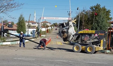 Köyümüz Girişine Trafik Işıkları Konulacak